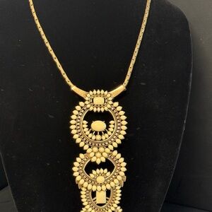 Elegant Gold Statement Necklace with removable pendants